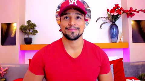 Snapshot of mike_estevess chatting on February 6, 8:39 am   online show from February 6, 8:39 am