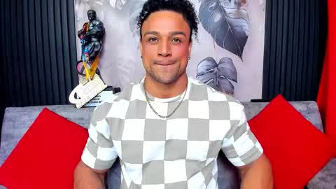 Snapshot of mike_estevess chatting on October 26, 9:22 am   online show from October 26, 9:22 am
