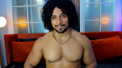 Snapshot of mike_estevess chatting on February 8, 4:04 pm   online show from February 8, 4:04 pm