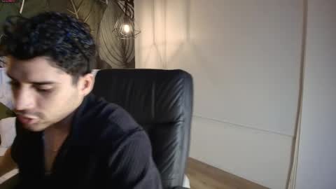 Snapshot of mike_montoya chatting on October 24, 1:51 am Mike Montoya online show from October 24, 1:51 am