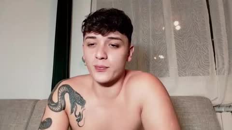 MikeLaur online show from October 22, 6:54 pm