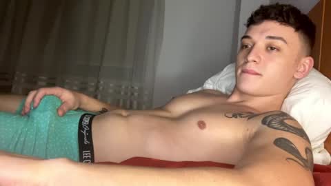 MikeLaur online show from December 11, 8:05 pm