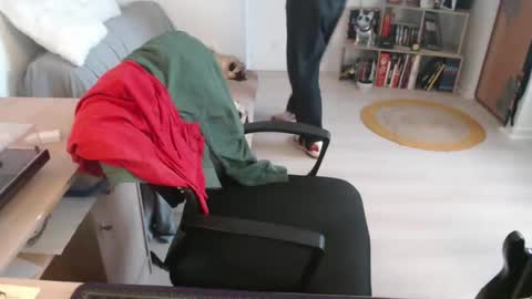 Snapshot of mikmik91 chatting on October 3, 2:44 pm mikmik91 online show from October 3, 2:44 pm