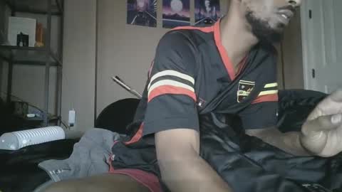 Milk Chocolate Sensei online show from January 5, 10:50 pm