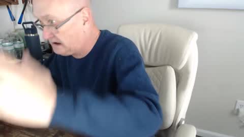 millenium0129 online show from October 29, 5:27 pm