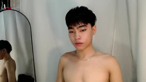 mingkla_man online show from May 26, 11:39 am
