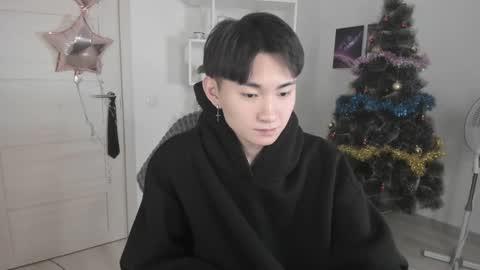 Snapshot of miram_yoo chatting on January 5, 5:30 pm              online show from January 5, 5:30 pm