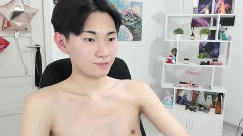 Snapshot of miram_yoo chatting on October 20, 4:05 am              online show from October 20, 4:05 am