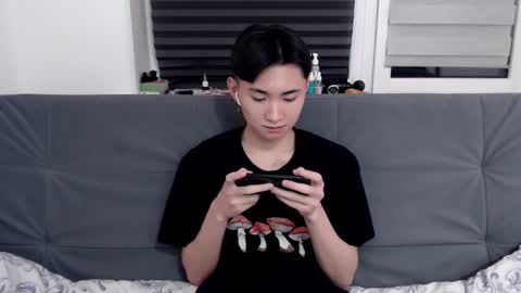 Snapshot of miram_yoo chatting on February 7, 10:20 pm              online show from February 7, 10:20 pm