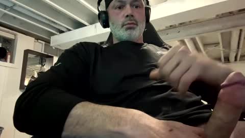 Snapshot of mister_bigg_dick chatting on January 4, 5:48 am AJ online show from January 4, 5:48 am