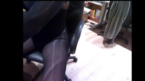 Snapshot of misterbobbyxx chatting on December 22, 10:58 pm misterbobbyxx online show from December 22, 10:58 pm