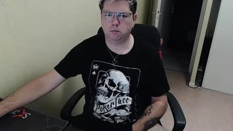 Snapshot of mistercoeur1 chatting on December 4, 8:23 am mistercoeur online show from December 4, 8:23 am