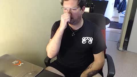 Snapshot of mistercoeur1 chatting on December 29, 8:33 am mistercoeur online show from December 29, 8:33 am