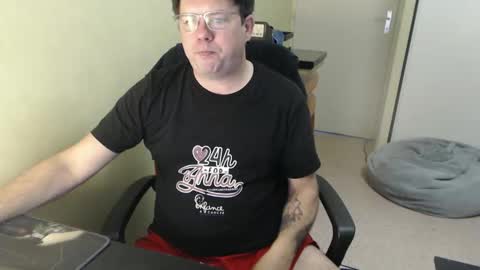 Snapshot of mistercoeur1 chatting on March 8, 8:40 am mistercoeur online show from March 8, 8:40 am