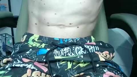 misterstrong95 online show from June 7, 7:04 am