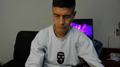 nicolas online show from December 7, 9:55 pm