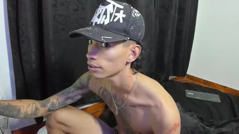 monkeyd_66 online show from September 18, 7:21 am