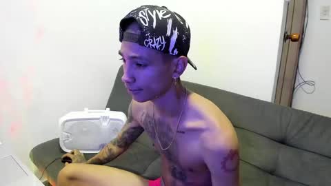 monkeyd_66 online show from December 18, 10:30 am