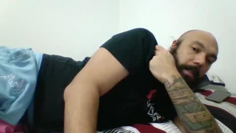 Snapshot of mr8plus chatting on December 18, 11:51 pm Mr8 online show from December 18, 11:51 pm