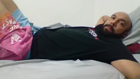 Snapshot of mr8plus chatting on January 9, 6:17 am Mr8 online show from January 9, 6:17 am