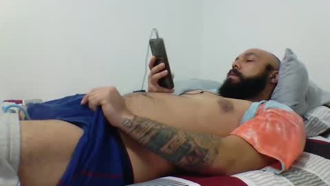 Snapshot of mr8plus chatting on December 21, 3:47 am Mr8 online show from December 21, 3:47 am