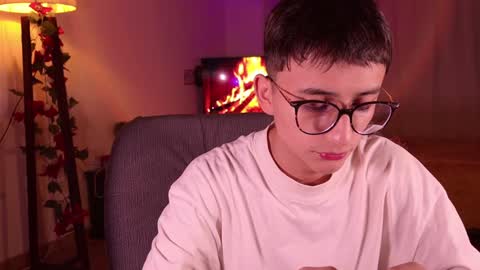 Snapshot of mr_evan1 chatting on December 14, 12:12 pm Mr Evans online show from December 14, 12:12 pm