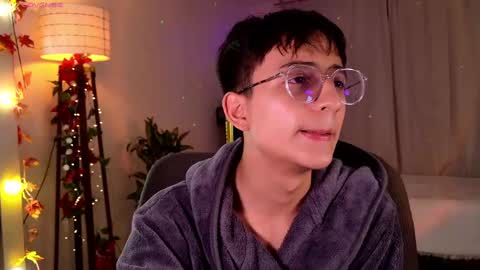 Snapshot of mr_evan1 chatting on February 25, 12:55 pm Mr Evans online show from February 25, 12:55 pm