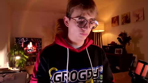 Snapshot of mr_evan1 chatting on September 30, 4:54 pm Mr Evans online show from September 30, 4:54 pm