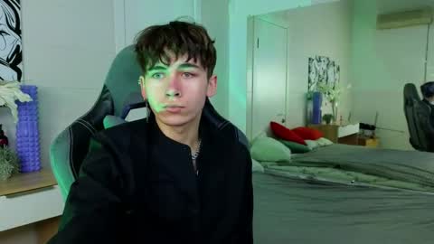 Kris online show from February 11, 6:01 pm