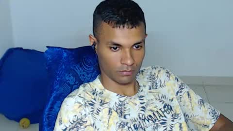 Max online show from April 8, 11:02 pm