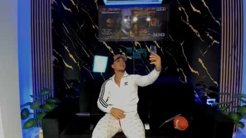 mr_maximo online show from January 13, 3:55 am