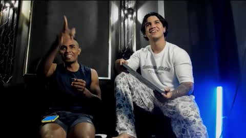 mr_maximo online show from October 13, 5:02 am