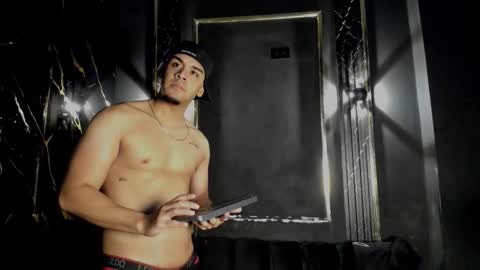 mr_maximo online show from December 21, 4:31 am