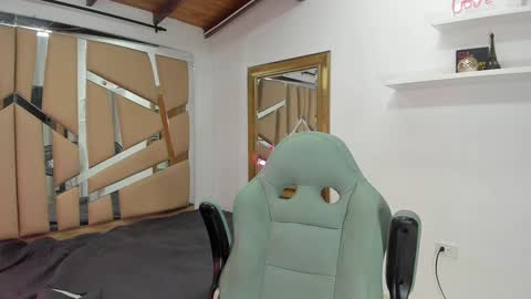 MIKEE online show from December 3, 3:07 am