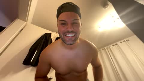 Snapshot of mr_niceguy100 chatting on September 28, 10:41 pm mr_niceguy100 online show from September 28, 10:41 pm