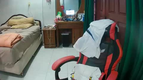 Snapshot of mr_thick89 chatting on October 19, 8:17 am mr_thick89 online show from October 19, 8:17 am