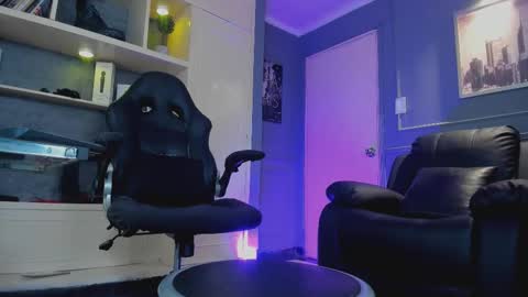 MrFrank. online show from November 25, 2:30 pm