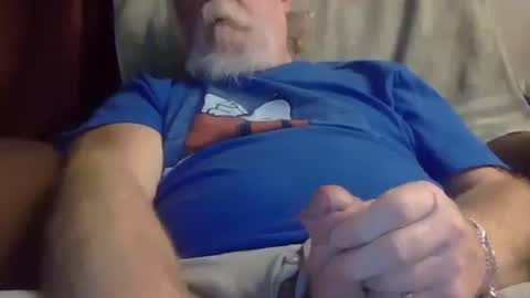 mrhollar online show from December 9, 1:40 am