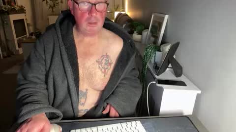 mtb1697 online show from April 6, 10:43 pm