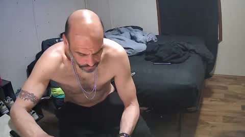 Muffdiver online show from March 5, 12:01 pm