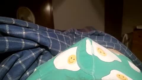 Snapshot of mugglesmuggler chatting on December 14, 12:44 pm mugglesmuggler online show from December 14, 12:44 pm