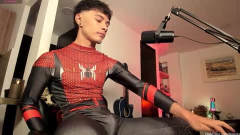 murielkarmesi online show from November 6, 12:35 am