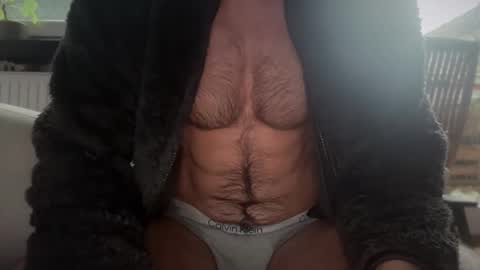 musclehair3 online show from December 14, 9:40 am