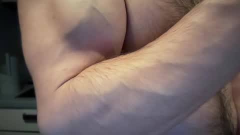 musclehair3 online show from December 5, 8:13 pm