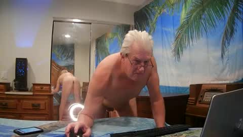 Snapshot of myfuckbuddy69 chatting on October 5, 3:54 am Myfuckbuddy69 online show from October 5, 3:54 am