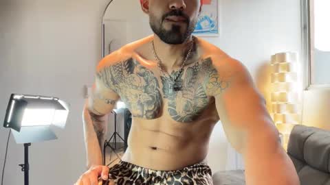 Myke esthetic online show from February 18, 8:39 pm