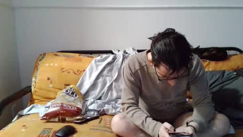 a Ordinary Boy online show from February 8, 2:06 am