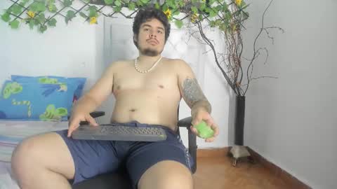 Snapshot of narciso_kh chatting on October 20, 10:24 pm deibyd online show from October 20, 10:24 pm