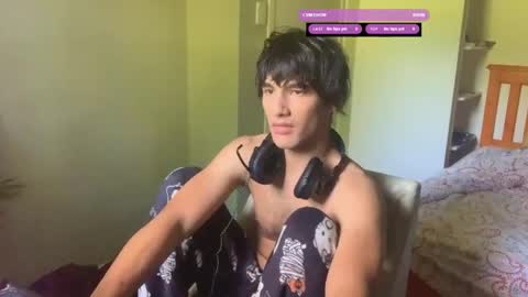 Snapshot of native_boy2 chatting on October 27, 7:38 pm native_boy2 online show from October 27, 7:38 pm