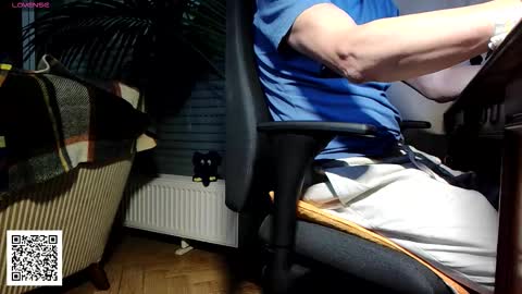 Nature online show from November 19, 9:14 pm